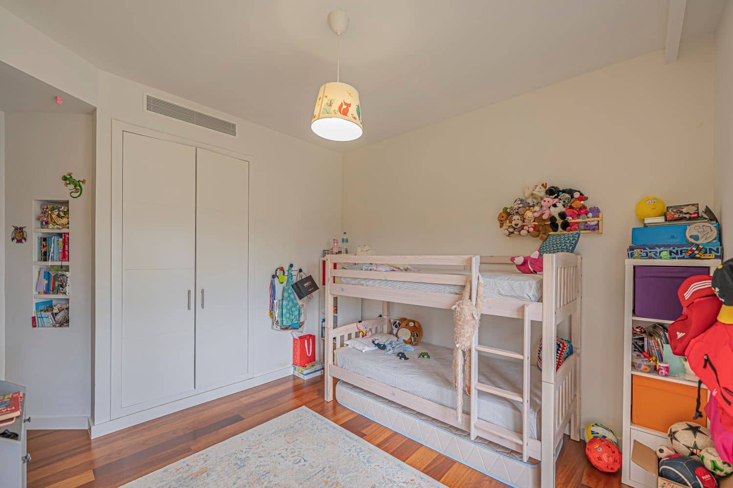 4 quarto Moradia para venda em Benahavis com piscina garagem - 2 480 000 € (Ref: 9800310)