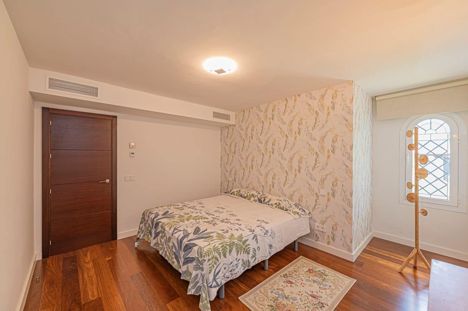 4 quarto Moradia para venda em Benahavis com piscina garagem - 2 480 000 € (Ref: 9800310)