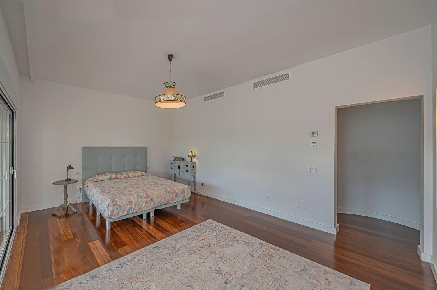 4 quarto Moradia para venda em Benahavis com piscina garagem - 2 480 000 € (Ref: 9800310)