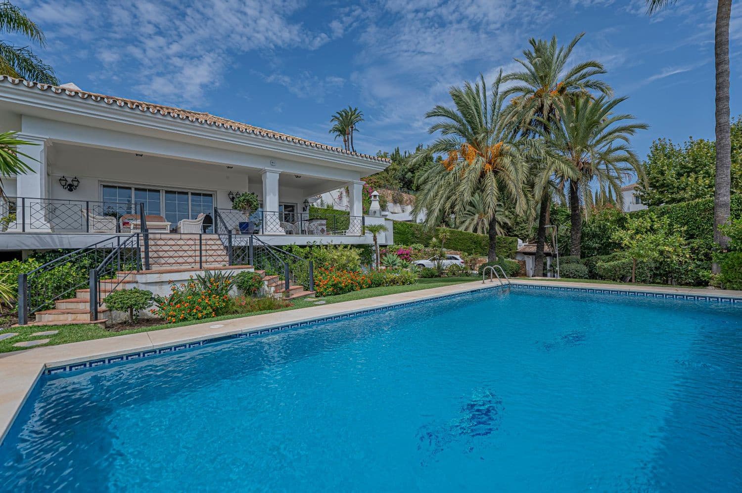 4 bedroom Villa for sale in Benahavis with pool garage - € 2,480,000 (Ref: 9800310)