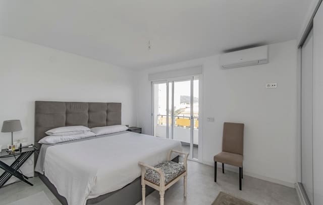 3 Zimmer Apartment zu verkaufen in San Pedro de Alcántara Pueblo, Marbella mit Garage - 640.000 € (Ref: 9801041)