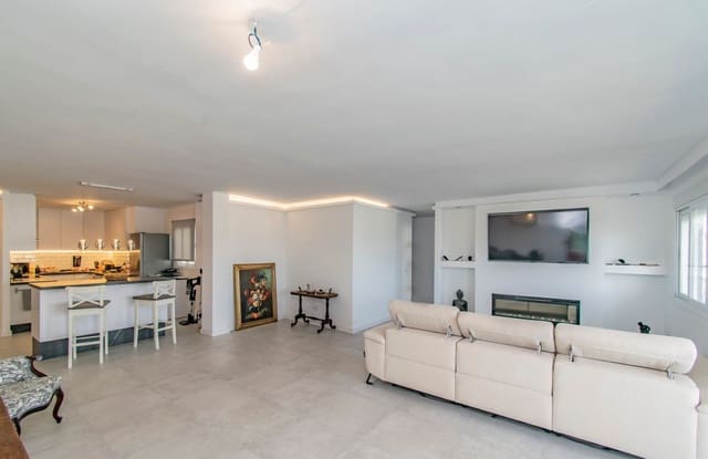 3 Zimmer Apartment zu verkaufen in San Pedro de Alcántara Pueblo, Marbella mit Garage - 640.000 € (Ref: 9801041)