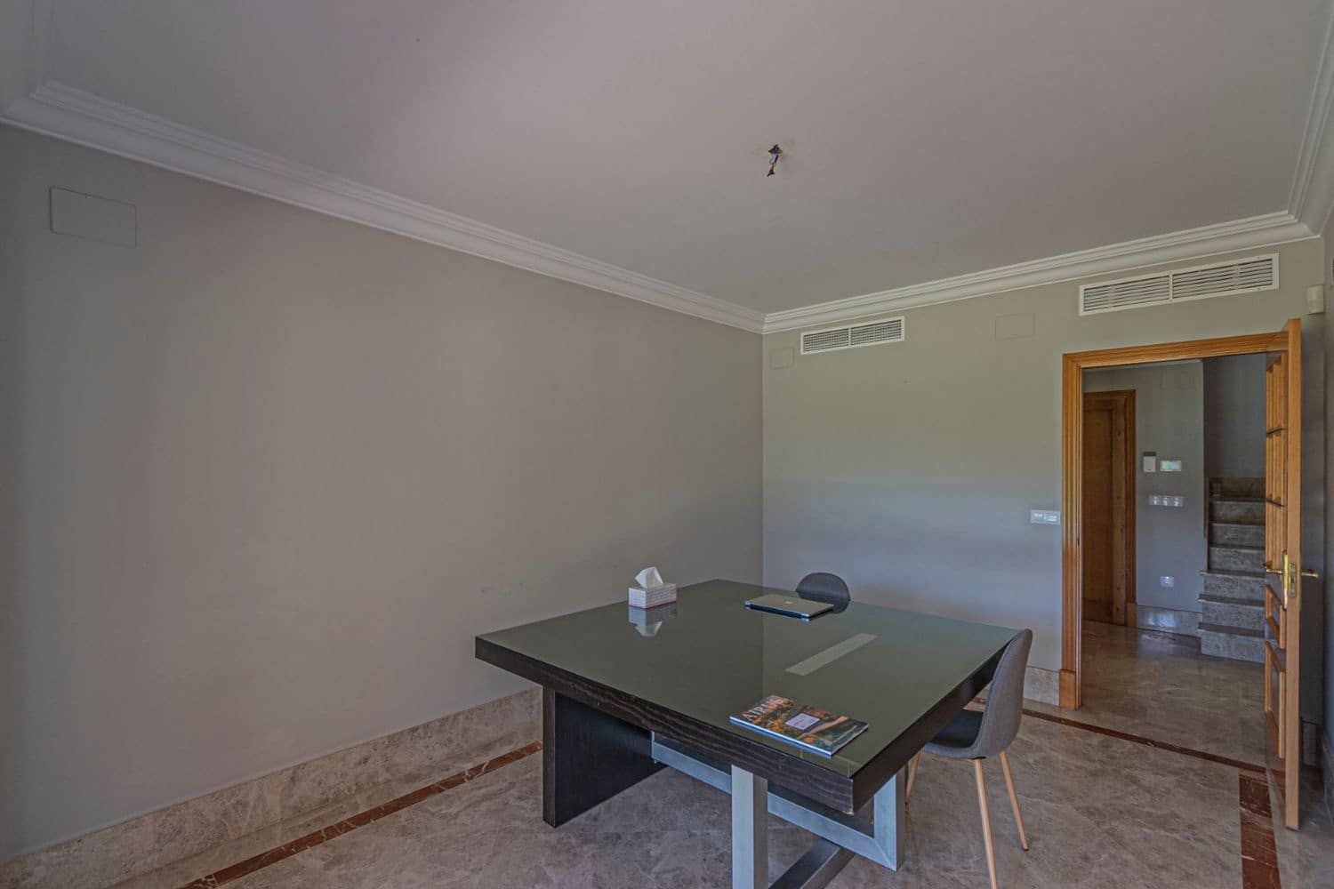 4 Zimmer Villa zu verkaufen in Marbella mit Pool Garage - 1.649.000 € (Ref: 9803872)