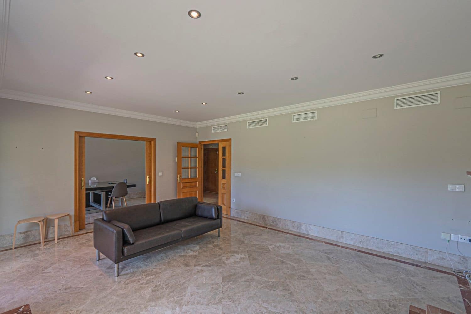 4 Zimmer Villa zu verkaufen in Marbella mit Pool Garage - 1.649.000 € (Ref: 9803872)