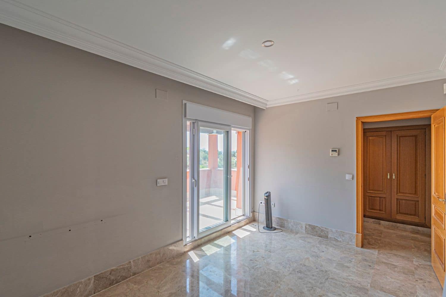 4 Zimmer Villa zu verkaufen in Marbella mit Pool Garage - 1.649.000 € (Ref: 9803872)