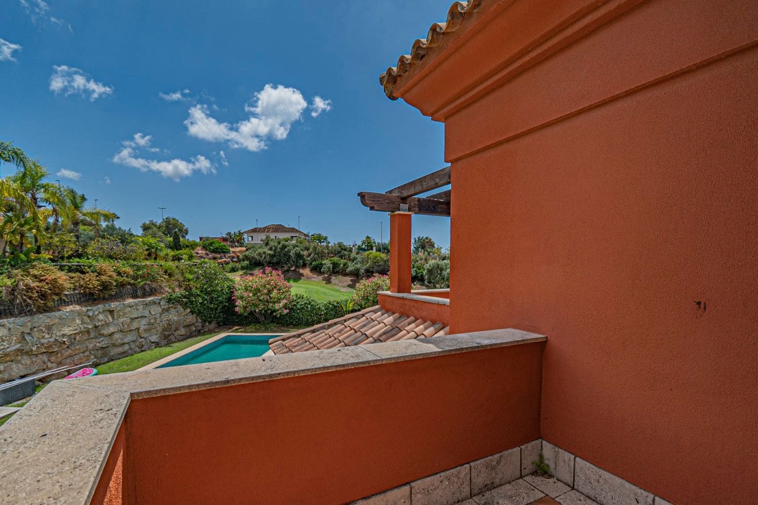 4 Zimmer Villa zu verkaufen in Marbella mit Pool Garage - 1.649.000 € (Ref: 9803872)