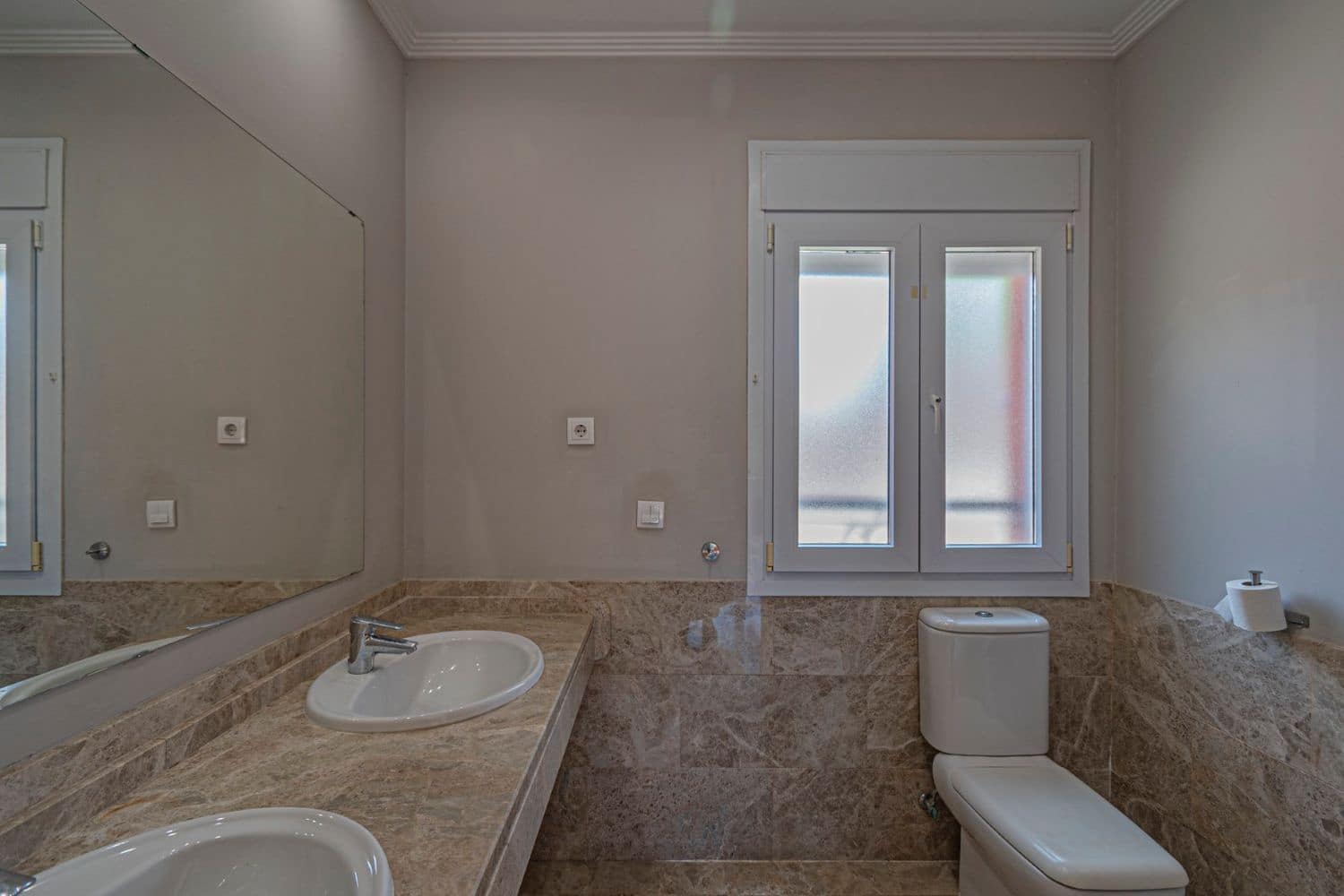 4 Zimmer Villa zu verkaufen in Marbella mit Pool Garage - 1.649.000 € (Ref: 9803872)