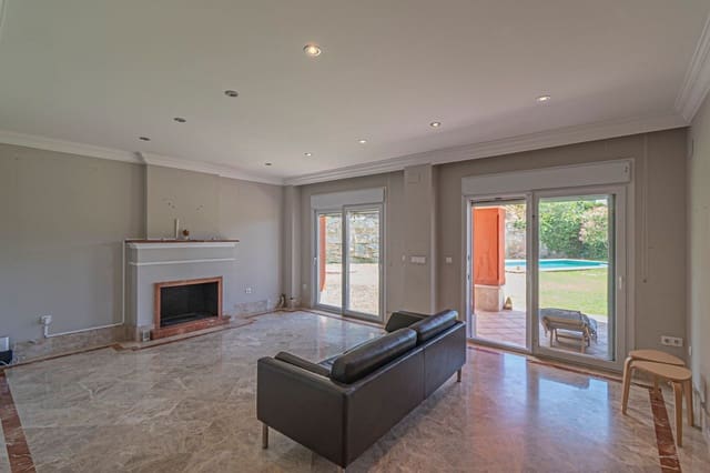 4 Zimmer Villa zu verkaufen in Santa Clara, Marbella mit Pool Garage - 1.649.000 € (Ref: 9803872)