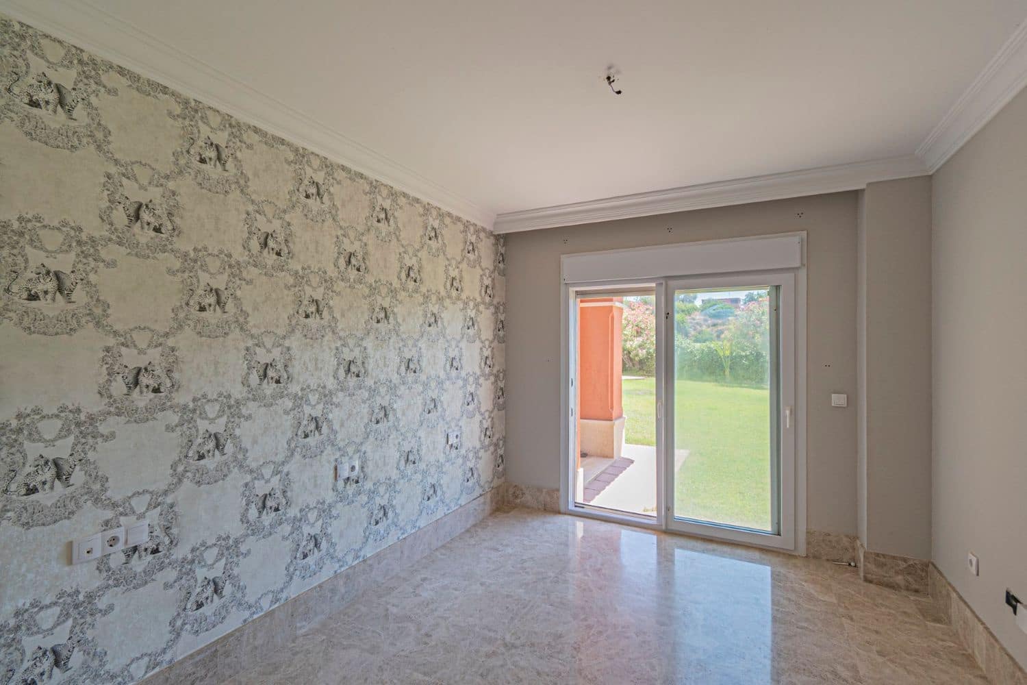 4 Zimmer Villa zu verkaufen in Marbella mit Pool Garage - 1.649.000 € (Ref: 9803872)