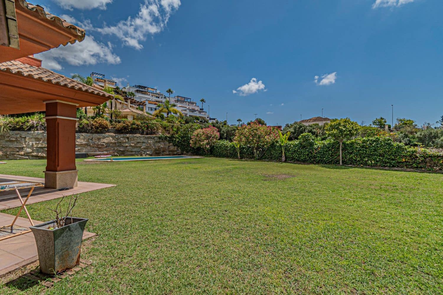 4 Zimmer Villa zu verkaufen in Marbella mit Pool Garage - 1.649.000 € (Ref: 9803872)