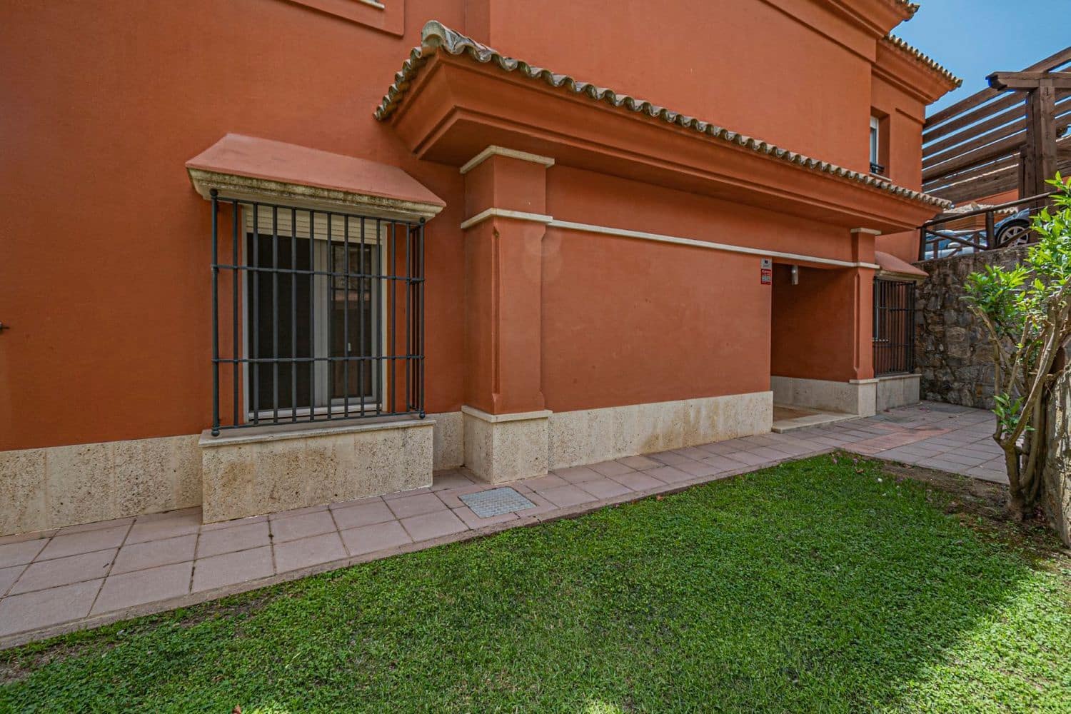 4 Zimmer Villa zu verkaufen in Marbella mit Pool Garage - 1.649.000 € (Ref: 9803872)