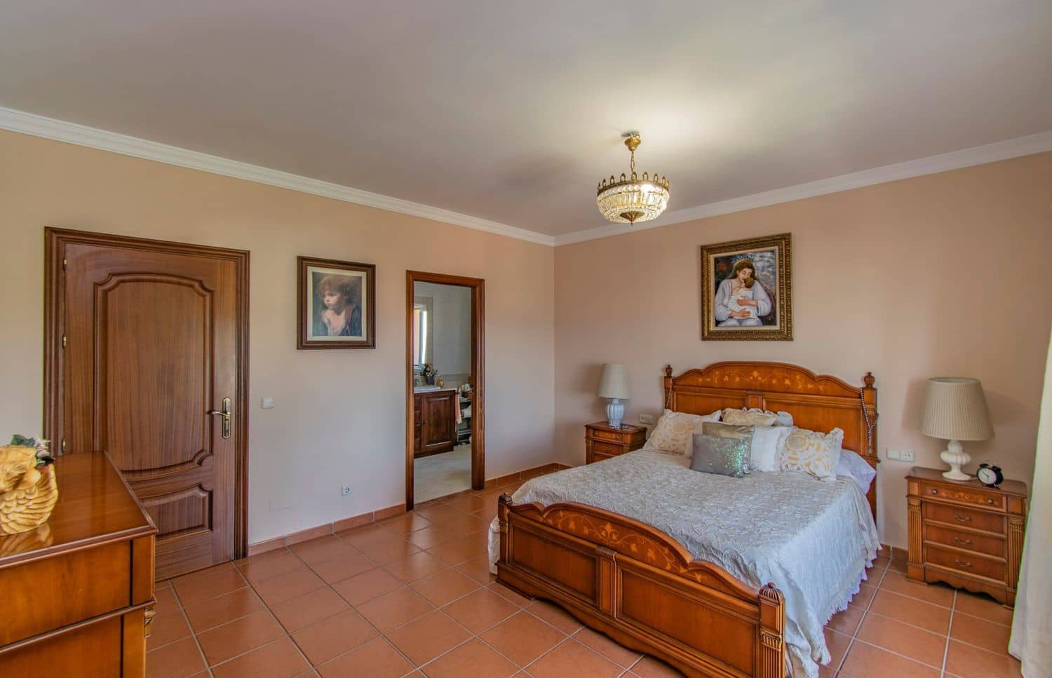 5 sypialnia Willa na sprzedaż w Marbella z basenem garażem - 2 300 000 € (Ref: 9814199)