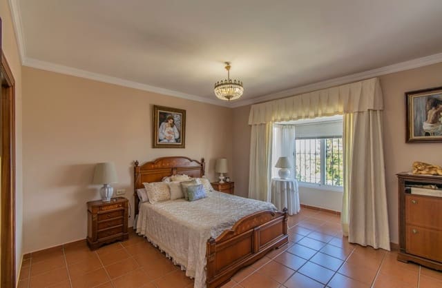 5 sovrum Villa till salu i Valdeolletas - Las Cancelas - Xarblanca, Marbella med pool garage - 2 300 000 € (Ref: 9814199)
