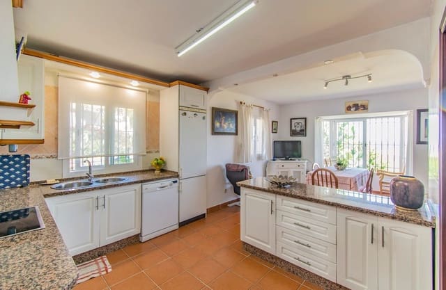5 sovrum Villa till salu i Valdeolletas - Las Cancelas - Xarblanca, Marbella med pool garage - 2 300 000 € (Ref: 9814199)