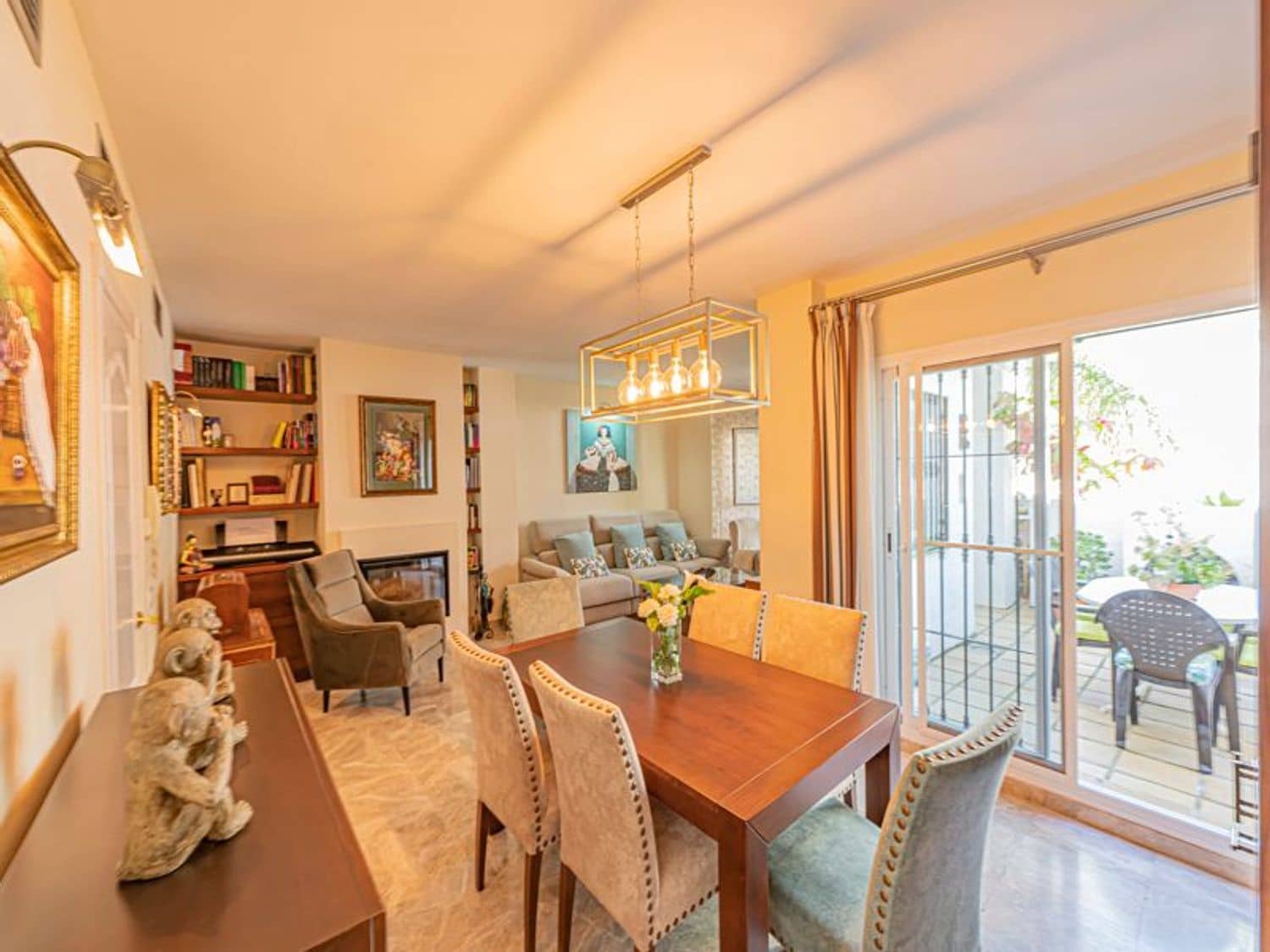 3 Zimmer Apartment zu verkaufen in Nueva Andalucia mit Pool Garage - 560.000 € (Ref: 9816820)