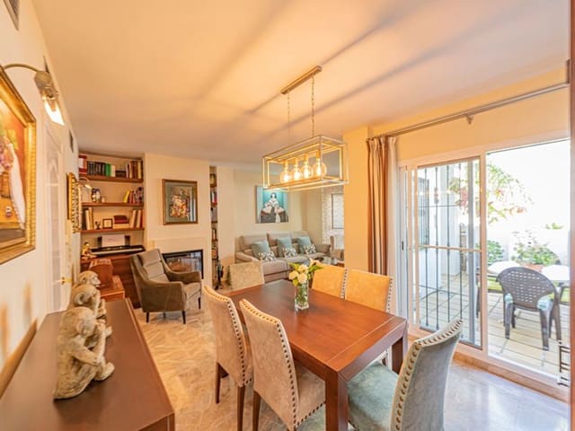 3 soverom Leilighet til salgs i La Dama de Noche - La Alzambra, Marbella med svømmebasseng garasje - € 560 000 (Ref: 9816820)