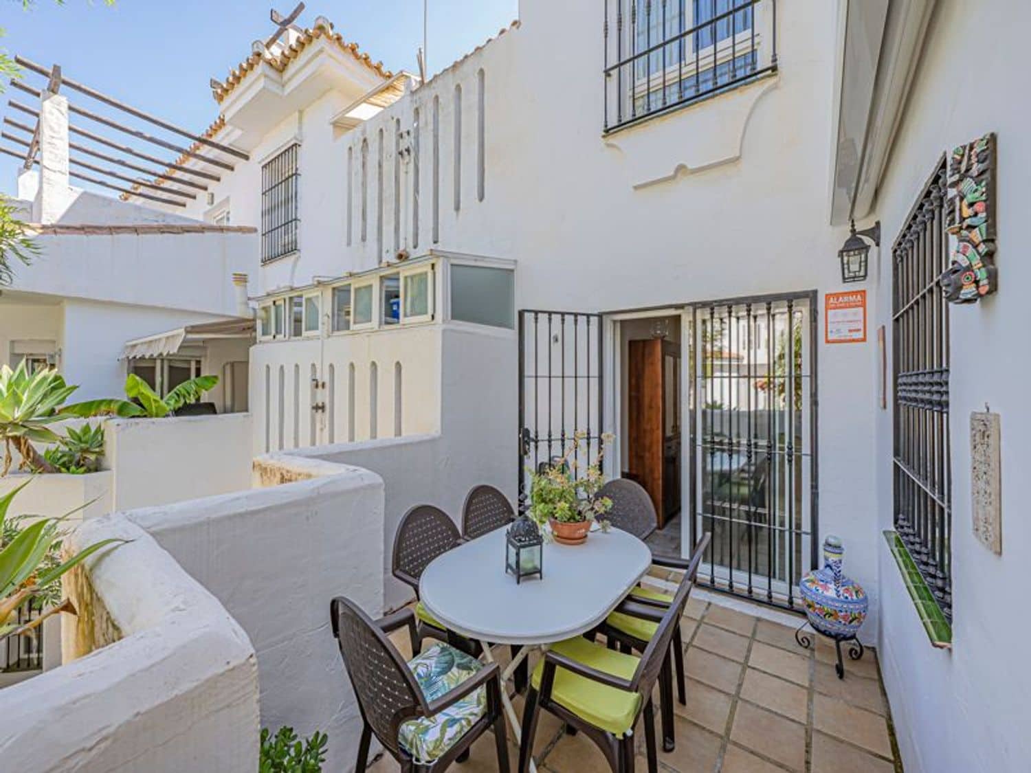 3 Zimmer Apartment zu verkaufen in Nueva Andalucia mit Pool Garage - 560.000 € (Ref: 9816820)