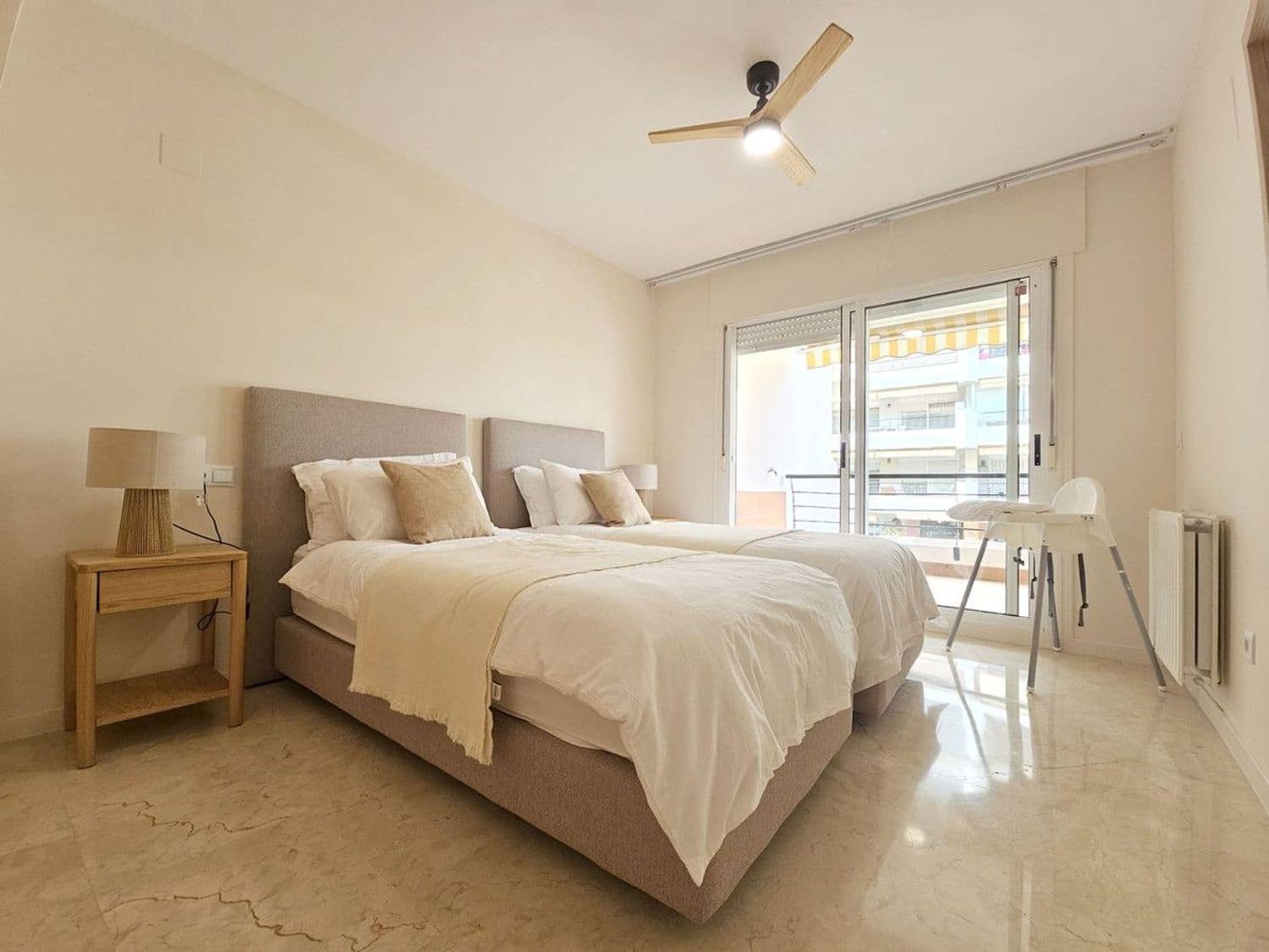 3 sypialnia Apartament na sprzedaż w El Paraiso z basenem garażem - 550 000 € (Ref: 9819903)