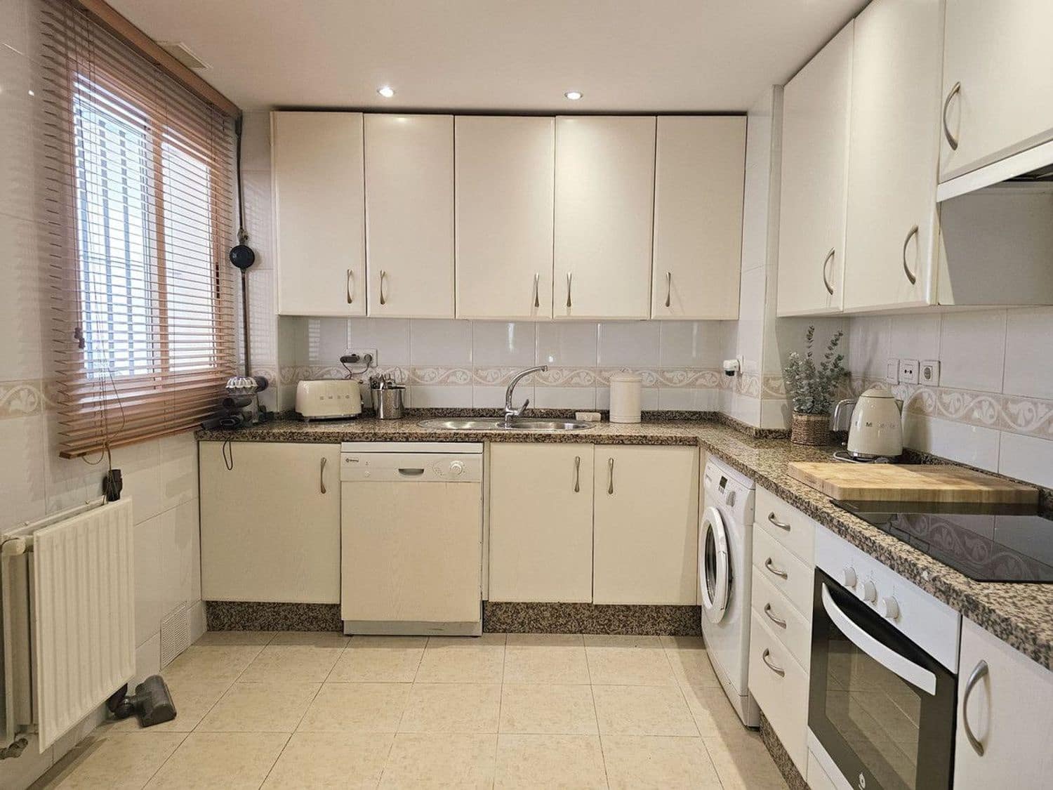 3 sypialnia Apartament na sprzedaż w El Paraiso z basenem garażem - 550 000 € (Ref: 9819903)