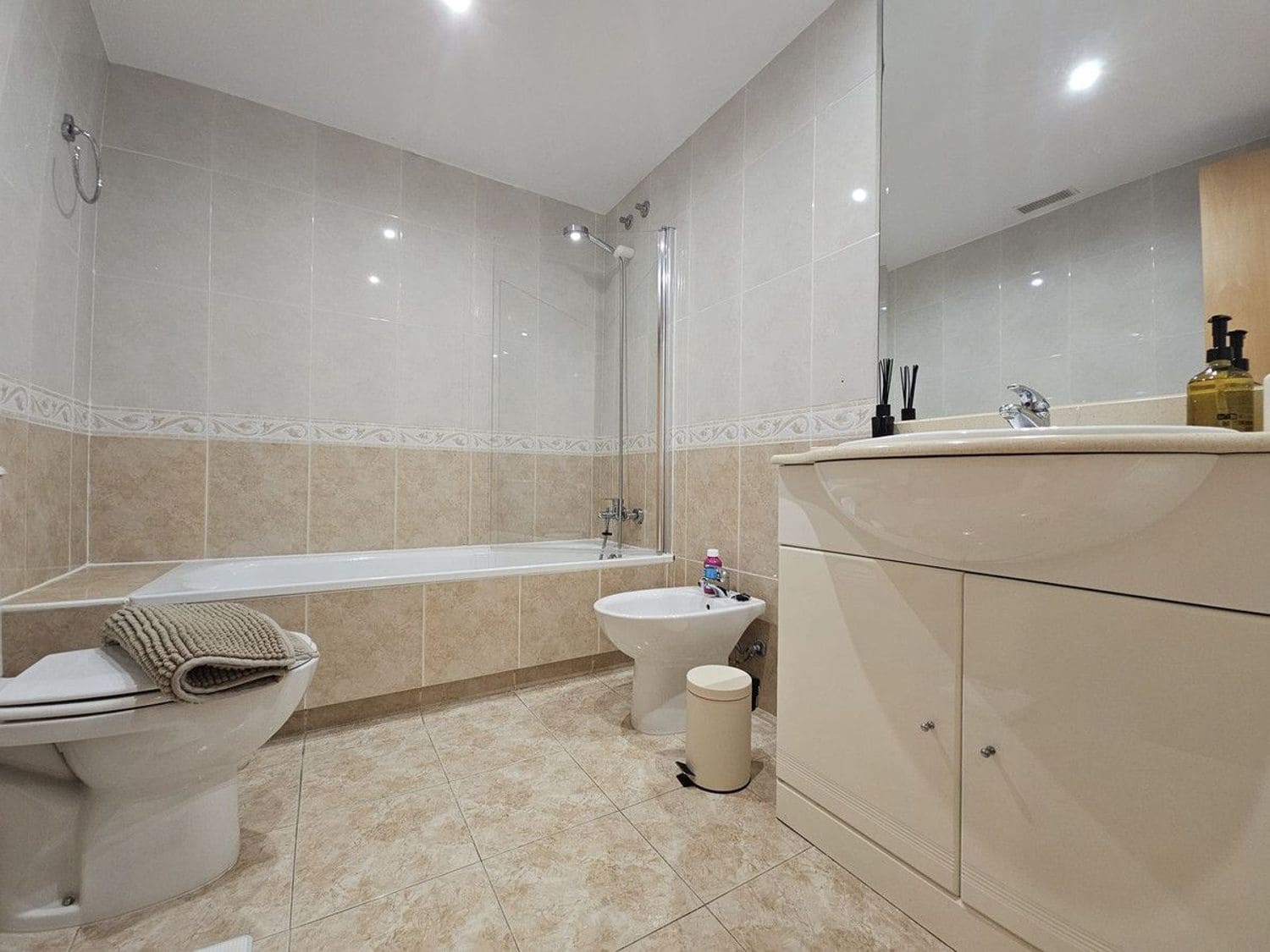 3 sypialnia Apartament na sprzedaż w El Paraiso z basenem garażem - 550 000 € (Ref: 9819903)