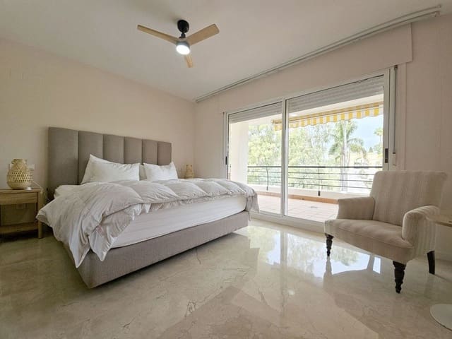 3 bedroom Apartment for sale in El Paraiso, Estepona with pool garage - € 550,000 (Ref: 9819903)