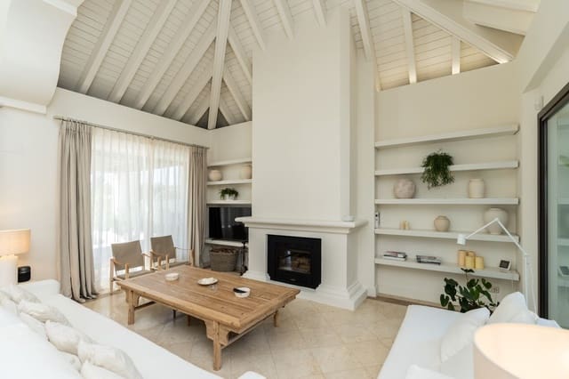 5 makuuhuone Huvila vuokrattavana paikassa Lomas De Marbella, Marbella mukana uima-altaan 
autotalli - 15 000 € (Ref: 9819904)