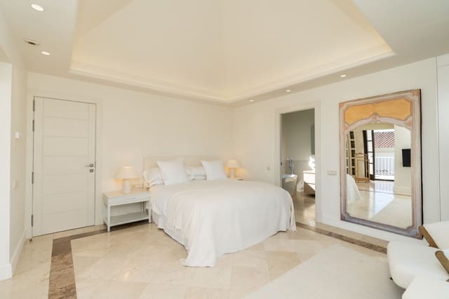 5 makuuhuone Huvila vuokrattavana paikassa Lomas De Marbella, Marbella mukana uima-altaan 
autotalli - 15 000 € (Ref: 9819904)