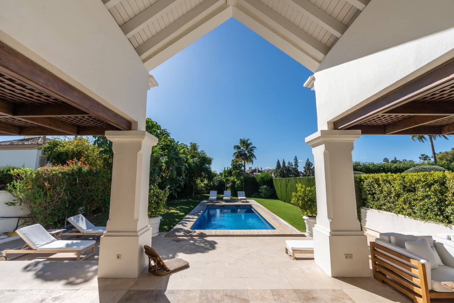 5 makuuhuone Huvila vuokrattavana paikassa Marbella mukana uima-altaan 
autotalli - 15 000 € (Ref: 9819904)