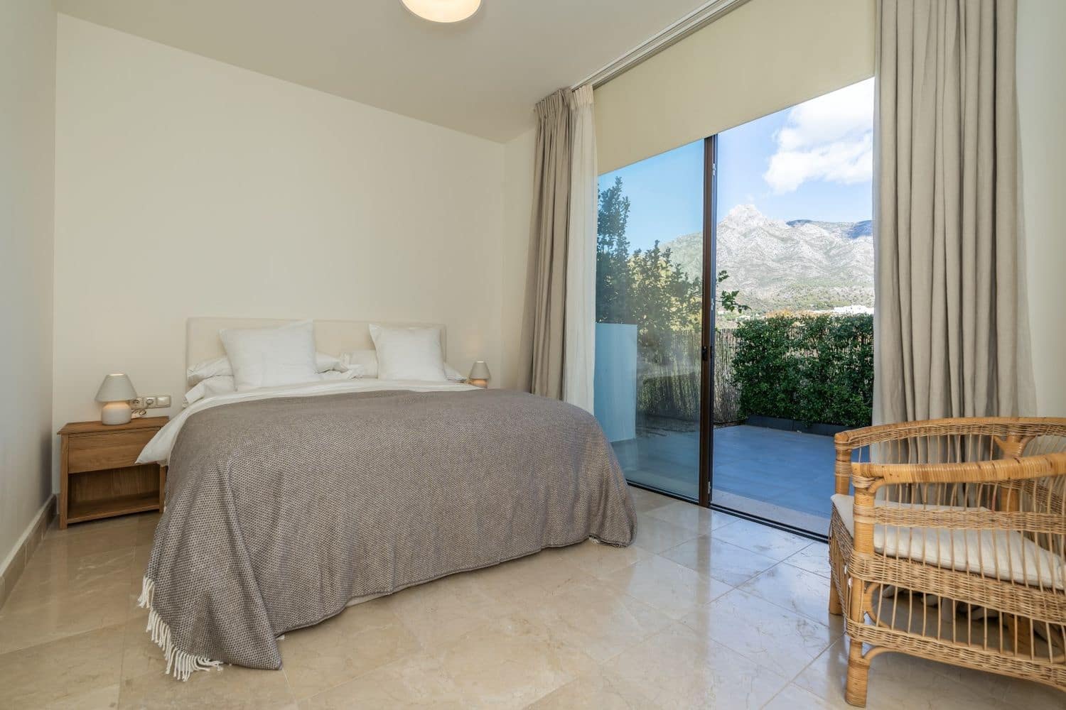 5 makuuhuone Huvila vuokrattavana paikassa Marbella mukana uima-altaan 
autotalli - 15 000 € (Ref: 9819904)