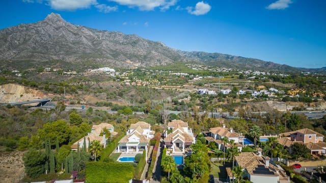 5 makuuhuone Huvila vuokrattavana paikassa Lomas De Marbella, Marbella mukana uima-altaan 
autotalli - 15 000 € (Ref: 9819904)