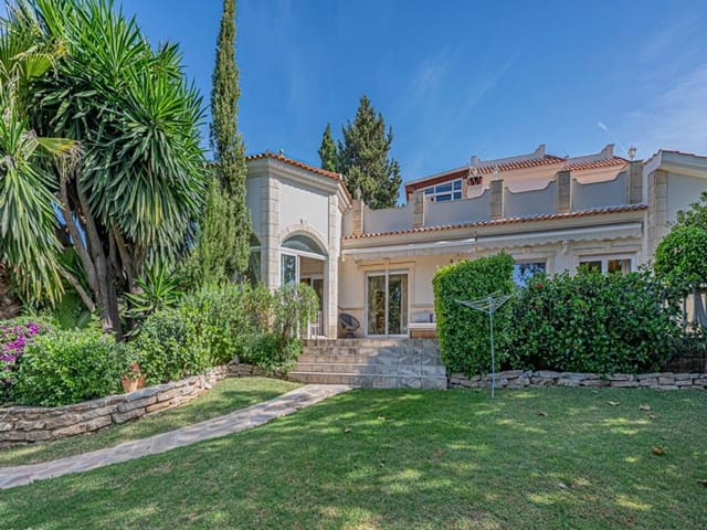 5 bedroom Villa for sale in El Rosario, Marbella with pool garage - € 1,499,000 (Ref: 9826138)