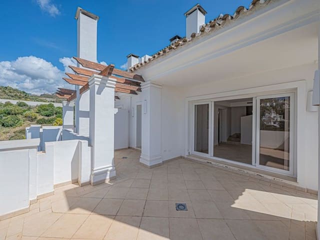 2 bedroom Apartment for sale in Los Naranjos, Marbella with pool garage - € 658,000 (Ref: 9826951)