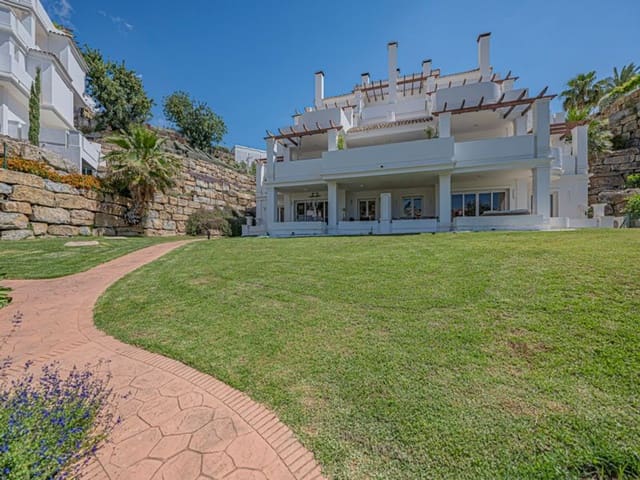 2 bedroom Apartment for sale in Los Naranjos, Marbella with pool garage - € 658,000 (Ref: 9826951)