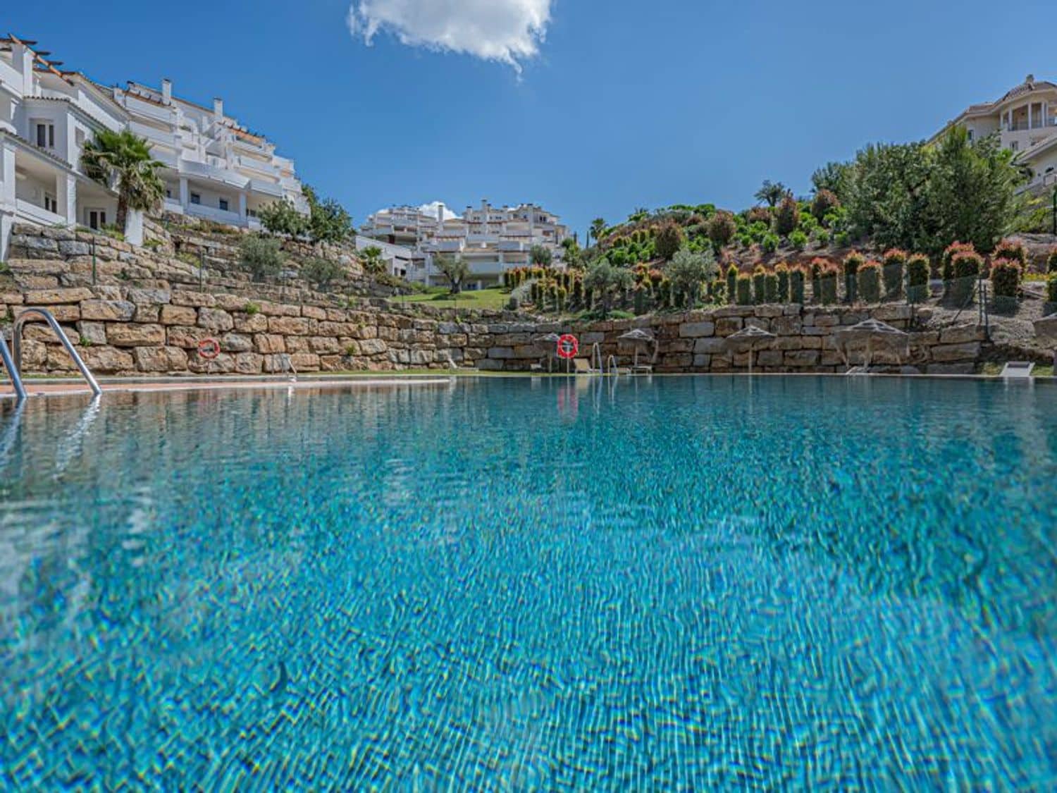 2 bedroom Apartment for sale in Nueva Andalucia with pool garage - € 658,000 (Ref: 9826951)