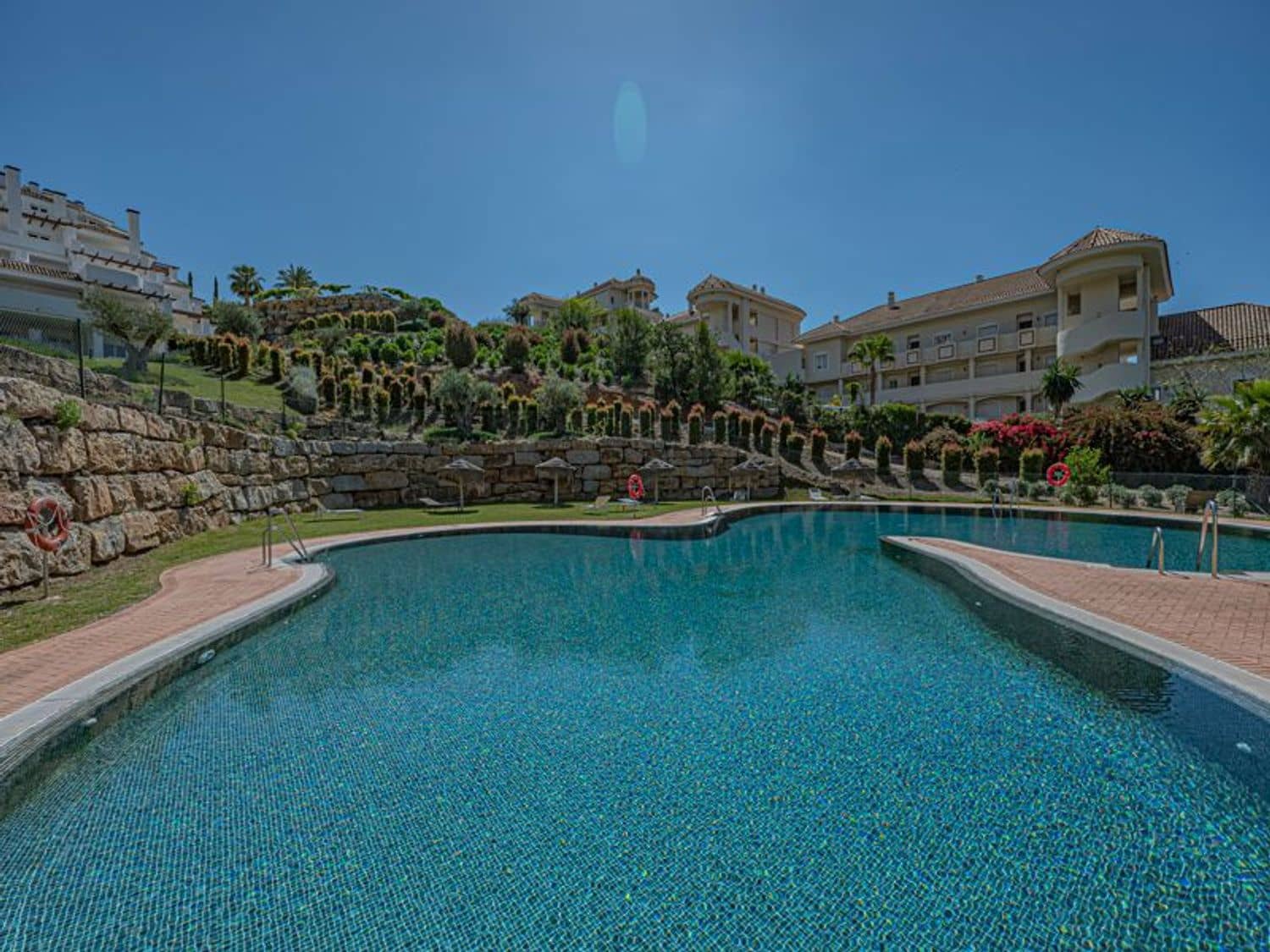 2 bedroom Apartment for sale in Nueva Andalucia with pool garage - € 658,000 (Ref: 9826951)