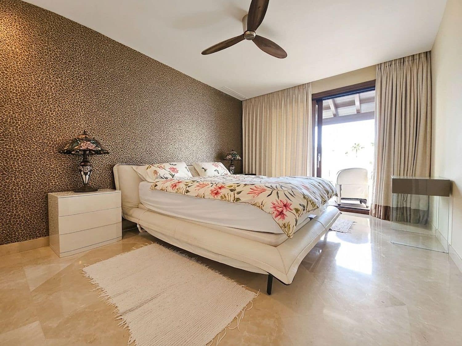 2 bedroom Townhouse for sale in Benahavis with pool garage - € 795,000 (Ref: 9840028)