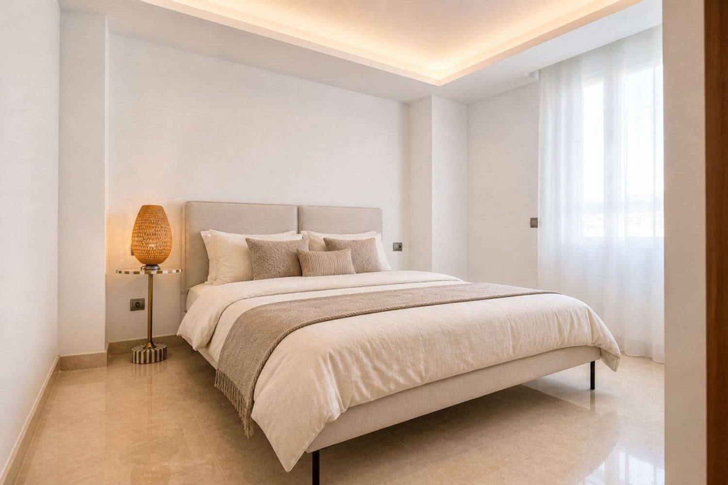 3 bedroom Apartment for sale in San Pedro de Alcantara with pool garage - € 649,000 (Ref: 9840029)