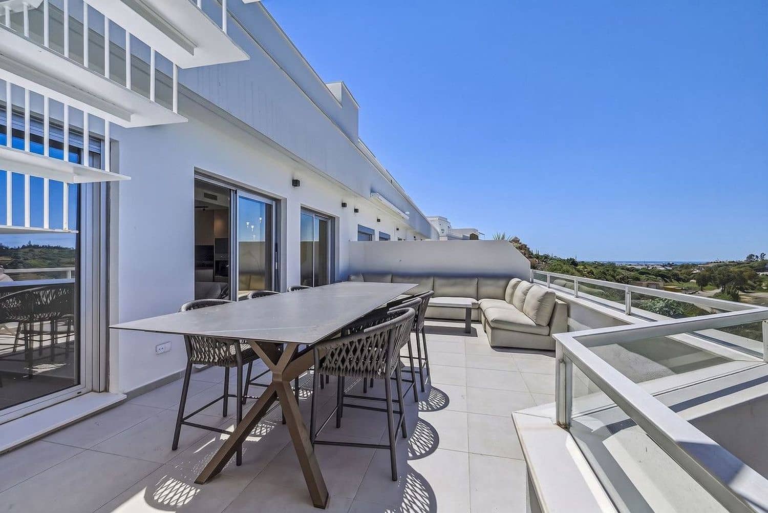 3 sypialnia Apartament na sprzedaż w New Golden Mile z basenem garażem - 520 000 € (Ref: 9840030)