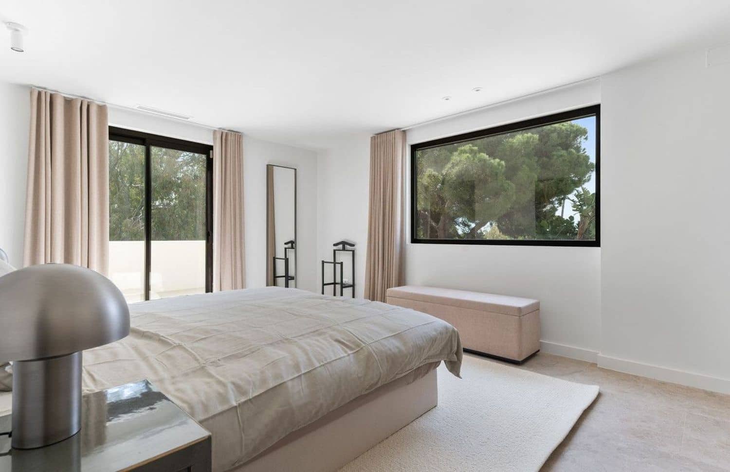 5 bedroom Villa for sale in San Pedro de Alcantara with pool garage - € 4,350,000 (Ref: 9840031)
