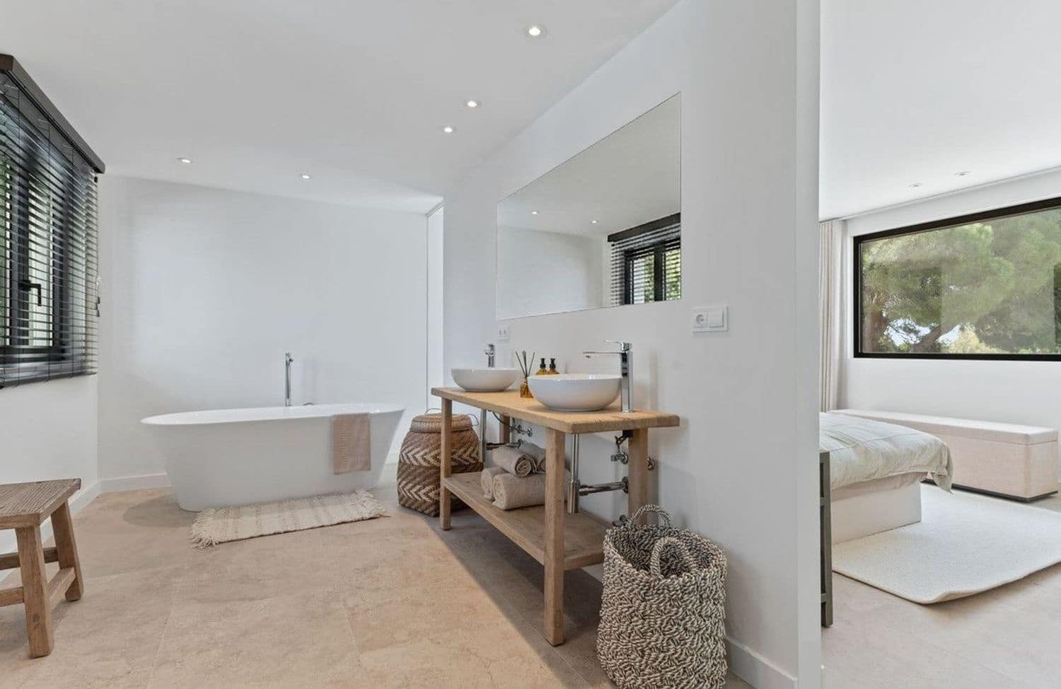 5 bedroom Villa for sale in San Pedro de Alcantara with pool garage - € 4,350,000 (Ref: 9840031)