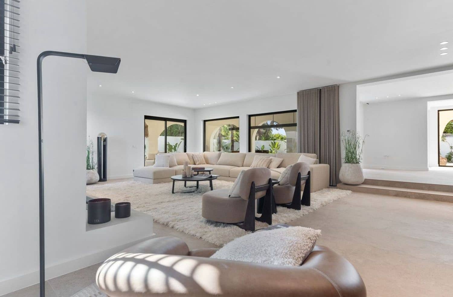 5 bedroom Villa for sale in San Pedro de Alcantara with pool garage - € 4,350,000 (Ref: 9840031)