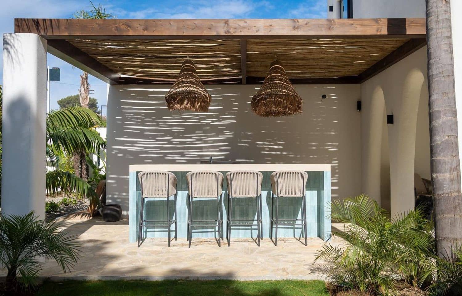 5 bedroom Villa for sale in San Pedro de Alcantara with pool garage - € 4,350,000 (Ref: 9840031)