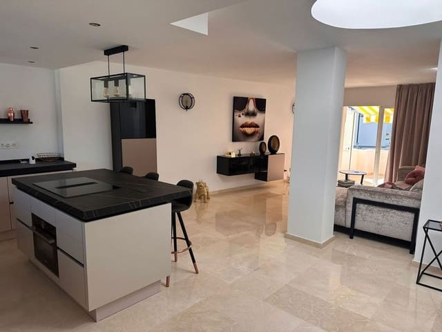 2 sypialnia Apartament na sprzedaż w El Velerín, Estepona z basenem garażem - 495 000 € (Ref: 9844728)
