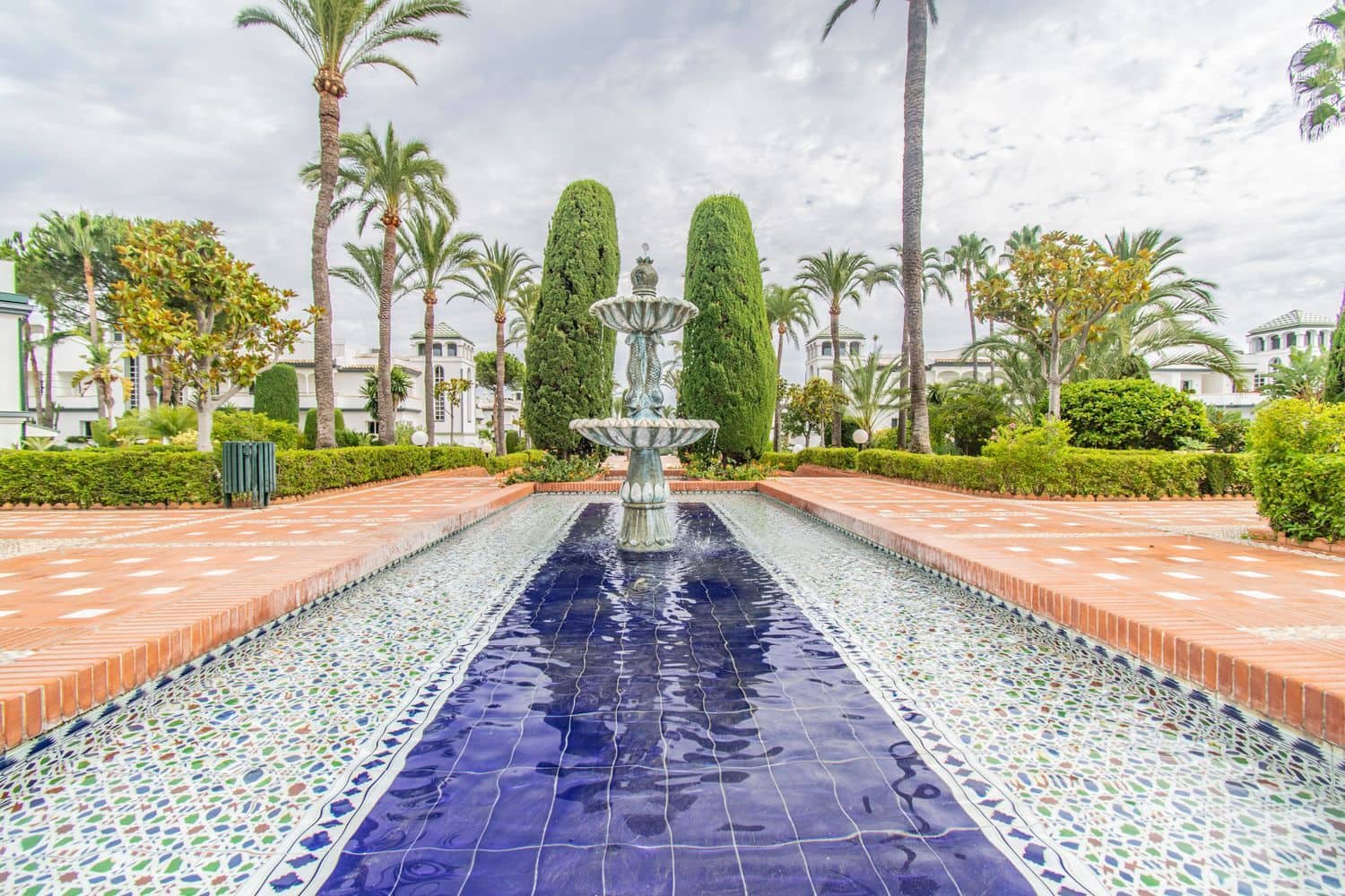 2 sypialnia Apartament na sprzedaż w Estepona z basenem garażem - 495 000 € (Ref: 9844728)