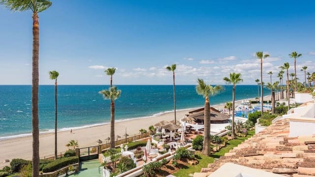 2 sypialnia Apartament na sprzedaż w El Velerín, Estepona z basenem garażem - 495 000 € (Ref: 9844728)