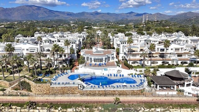 2 sypialnia Apartament na sprzedaż w El Velerín, Estepona z basenem garażem - 495 000 € (Ref: 9844728)