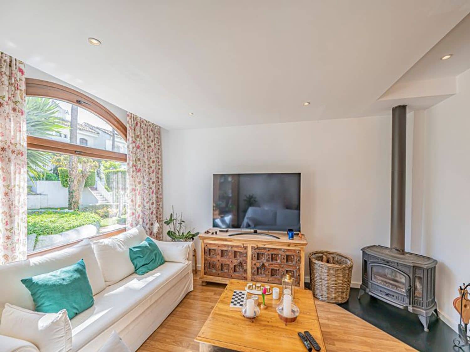 2 soverom Hus til salgs i Atalaya-Isdabe med svømmebasseng garasje - € 549 000 (Ref: 9848997)