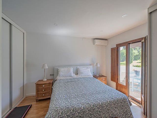 2 soverom Hus til salgs i Atalaya-Isdabe, Estepona med svømmebasseng garasje - € 549 000 (Ref: 9848997)