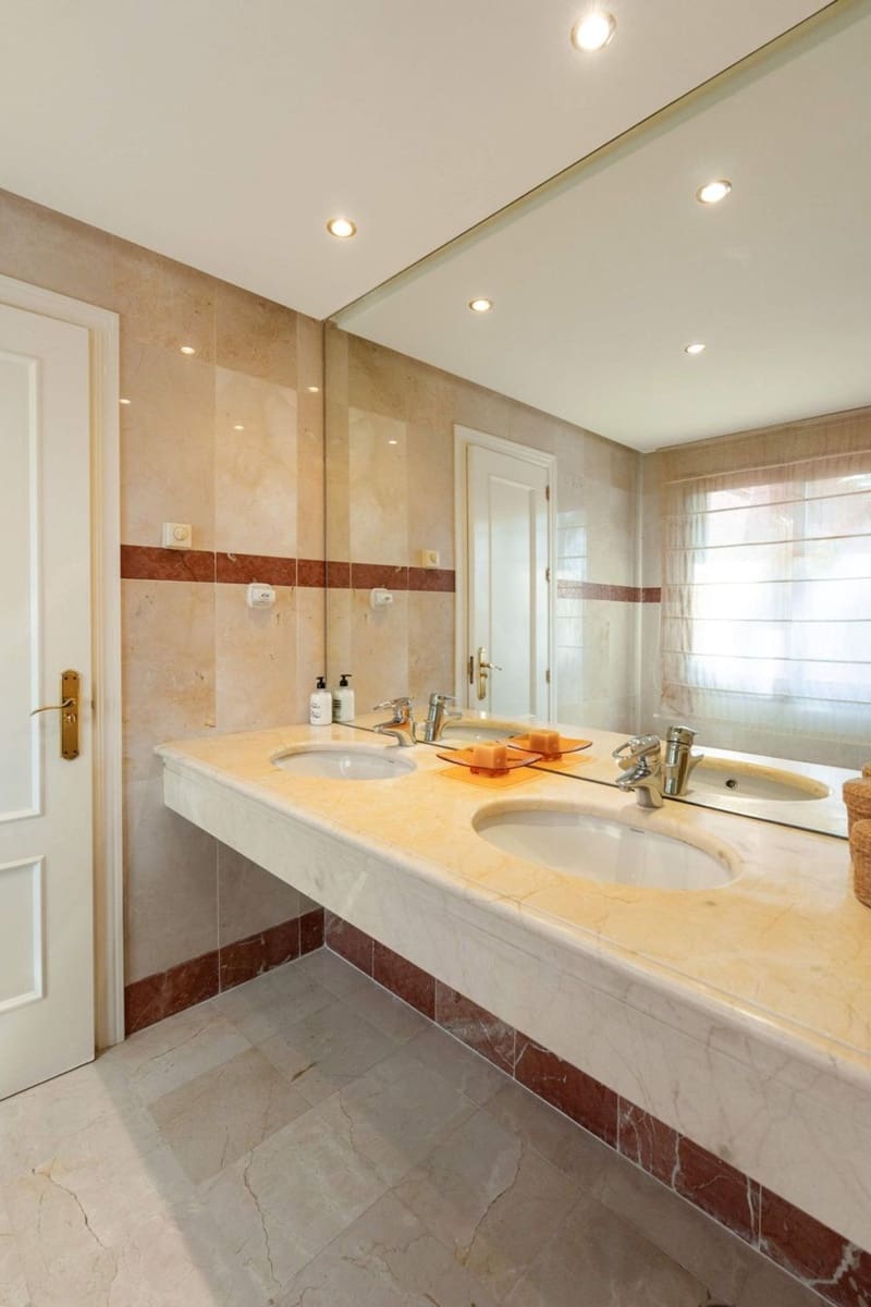 Apartamento de 1 habitación en New Golden Mile en venta con garaje - 1.499.000 € (Ref: 9856310)
