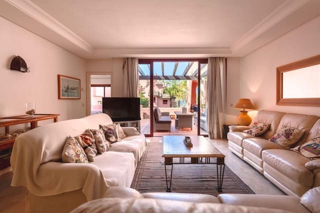 1 Zimmer Apartment zu verkaufen in New Golden Mile, Estepona mit Garage - 1.499.000 € (Ref: 9856310)